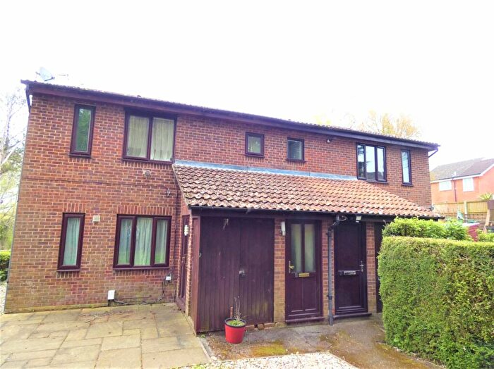 1 Bedroom Apartment To Rent In Trefoil Close, Waterlooville, Hampshire, PO7