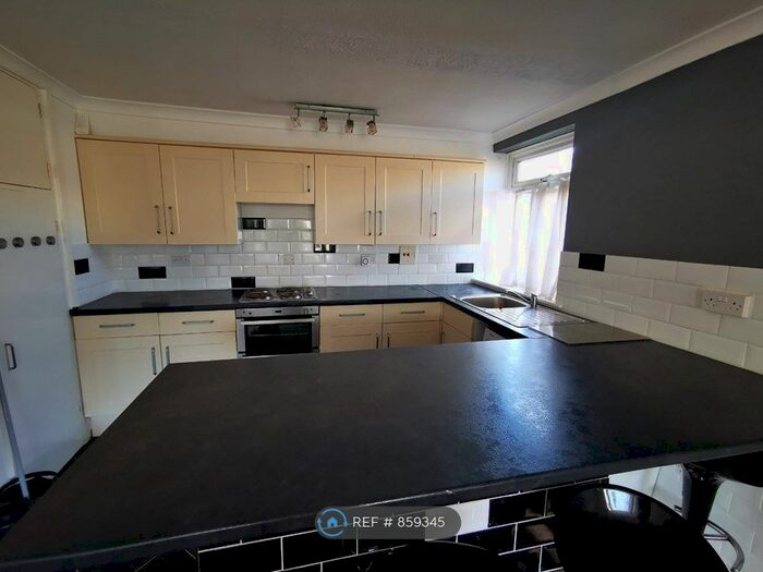 1 Bedroom Flat To Rent In Nottingham Road, South Croydon, CR2