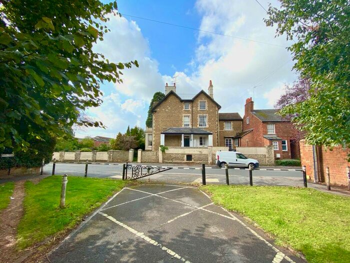 2 Bedroom Flat To Rent In Spring Terrace, Abingdon, OX14