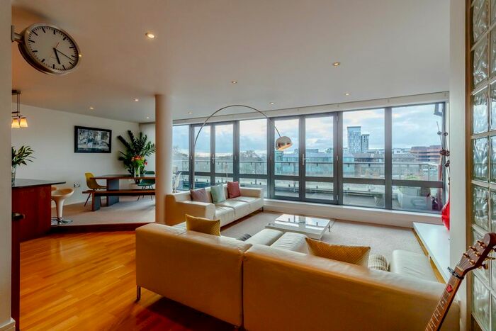 2 Bedroom Flat To Rent In James House, High Street, London, W5