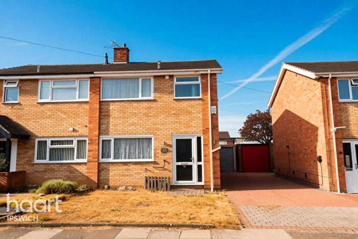 3 Bedroom Semi-Detached House For Sale In Kempton Road, Ipswich, IP1