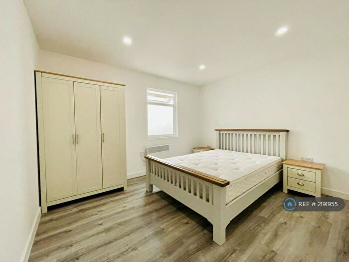 1 Bedroom Flat To Rent In Eltham High Street, London, SE9
