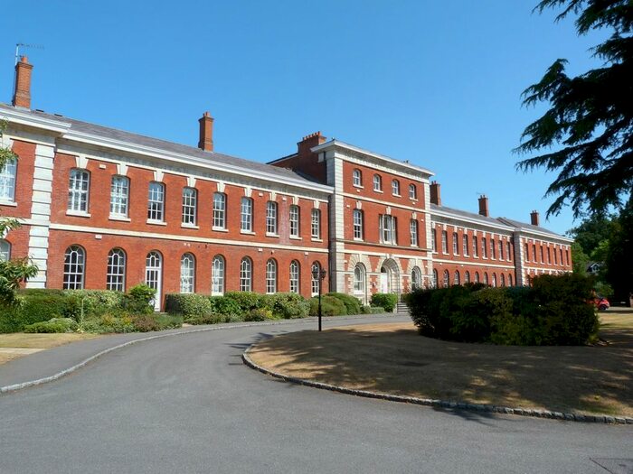 2 Bedroom Flat To Rent In Ellesmere Place, Walton-On-Thames KT12