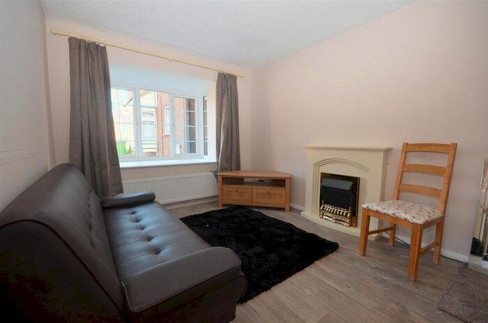 2 Bedroom Detached House To Rent In Milverton Green, Luton, LU3