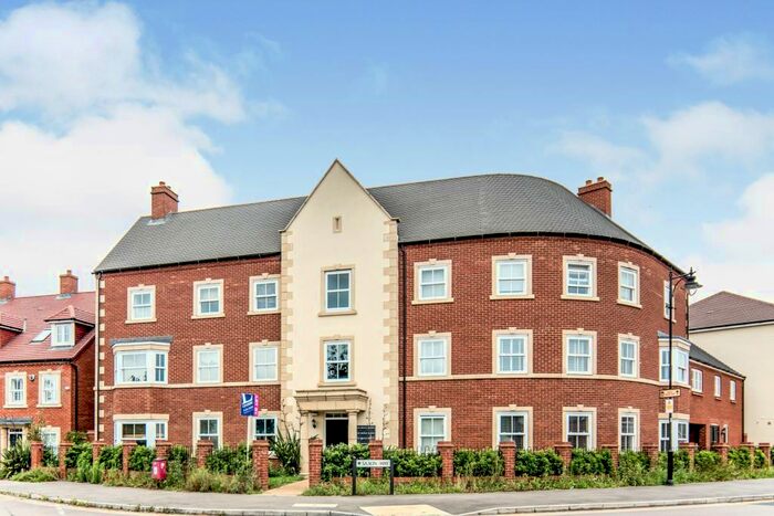 2 Bedroom Flat To Rent In Kingswood, Great Denham, MK40