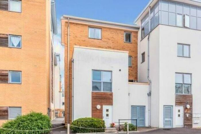 1 Bedroom Flat To Rent In Mizzen Court, Bristol, BS20