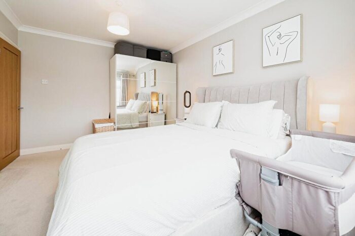 3 Bedroom Terraced House For Sale In Carnforth Gardens, Hornchurch, RM12