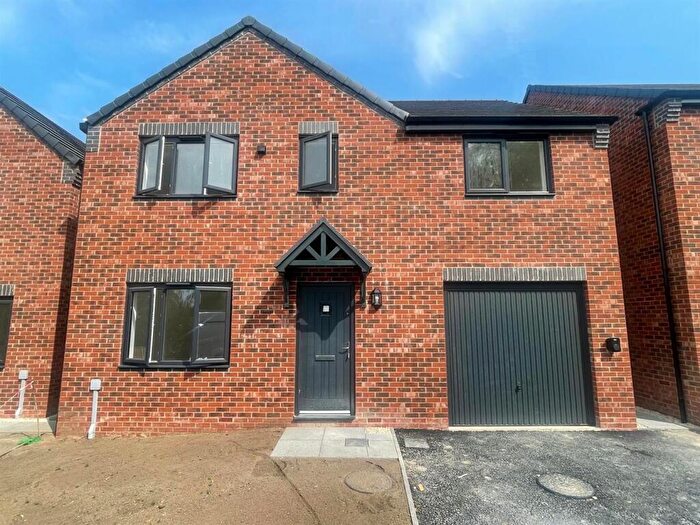 4 Bedroom Detached House For Sale In Dunholme Way, East Street, Doe Lea, Chesterfield, S44