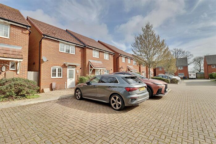 2 Bedroom Semi Detached House For Sale In Windrush Close, Havant, PO9