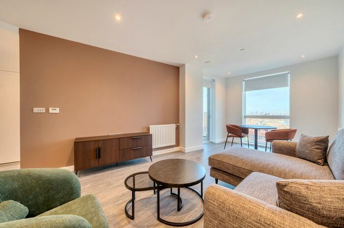 1 Bedroom Flat To Rent In Thurlow Street, London, SE17