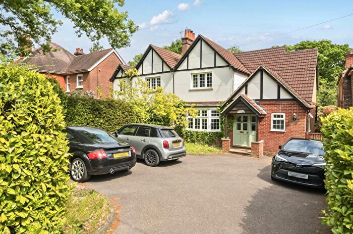 3 Bedroom Semi-Detached House For Sale In Otterbourne Road, Shawford, Winchester, SO21