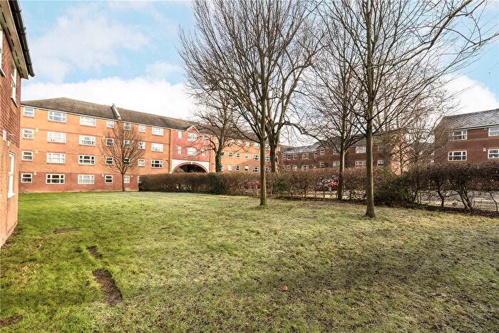 1 Bedroom Flat For Sale In Henry Doulton Drive, London, SW17
