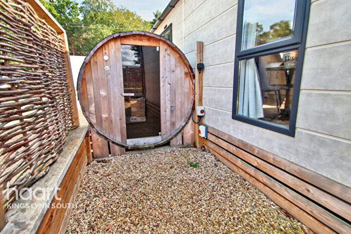 2 Bedroom Lodge For Sale In Holme Road, Stowbridge, PE34