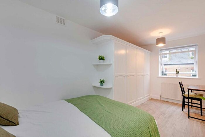 3 Bedroom Flat To Rent In Lithos Road, West Hampstead, NW3