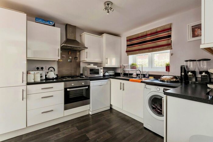 3 Bedroom Semi-Detached House For Sale In Ellington Road, Arnold, Nottingham, NG5