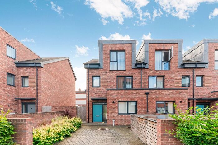 3 Bedroom Semi-Detached House For Sale In Reynard Way, Brentford, TW8