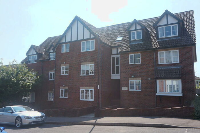 1 Bedroom Flat To Rent In Kitchener Road, SO17