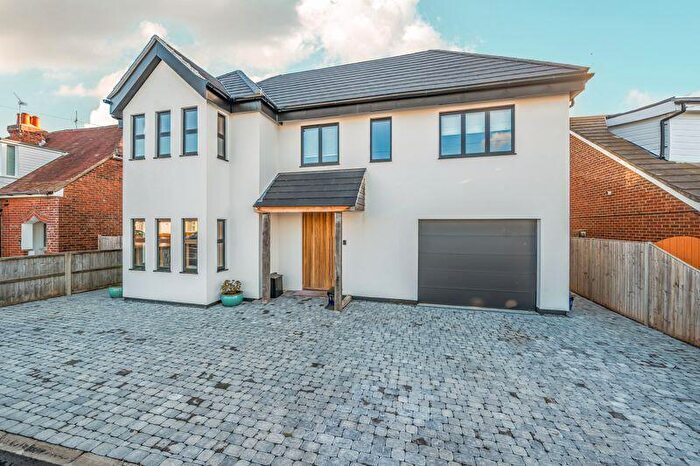 4 Bedroom Detached House For Sale In Wootton Road, Lee-On-The-Solent, PO13