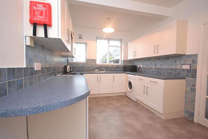 3 Bedroom House To Rent In Tilehurst Road, Reading, Berkshire, RG1