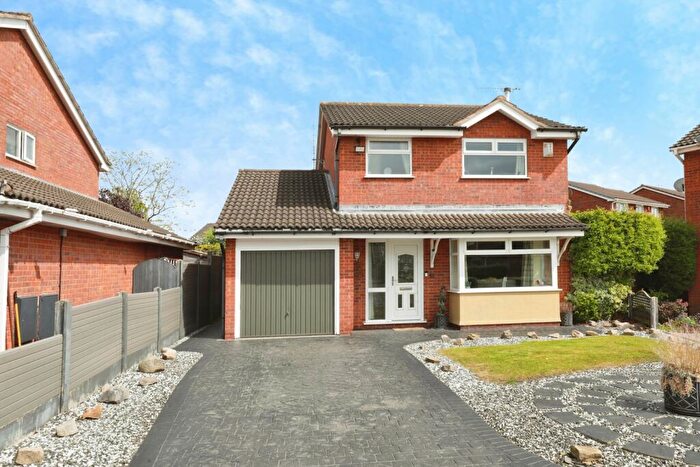 3 Bedroom Detached House For Sale In Wellcroft Close, Crewe, Cheshire, CW2