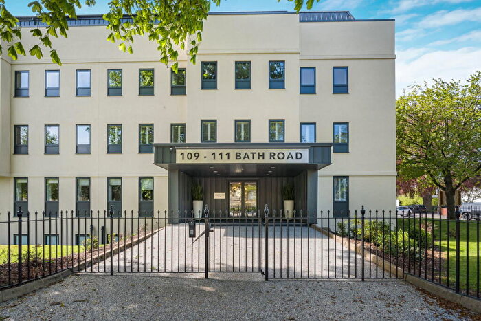 2 Bedroom Apartment For Sale In Apartment, - Bath Road, Cheltenham, GL53