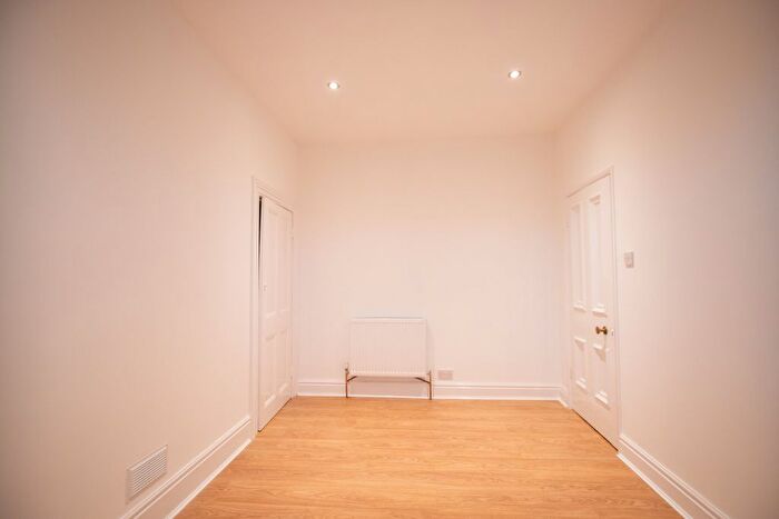 1 Bedroom Flat To Rent In Marlborough Avenue, Princes Avenue, Hull, HU5