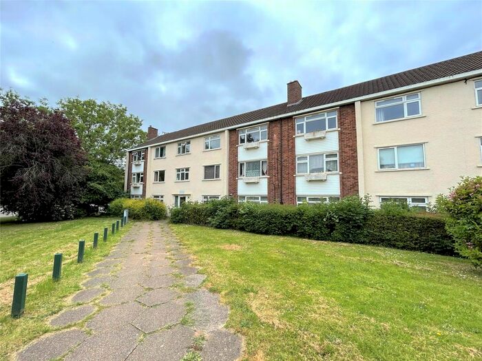 2 Bedroom Flat To Rent In Rixman Close, Maidenhead, Berkshire, SL6