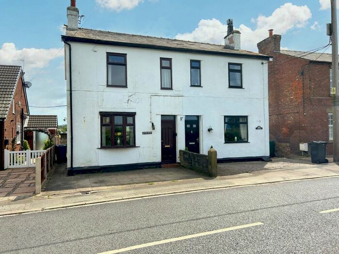 2 Bedroom Semi-Detached House For Sale In Hoscar Moss Road, Lathom, L40