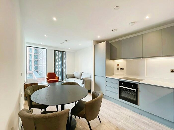 2 Bedroom Apartment To Rent In Victoria House, Great Ancoats Street, M4