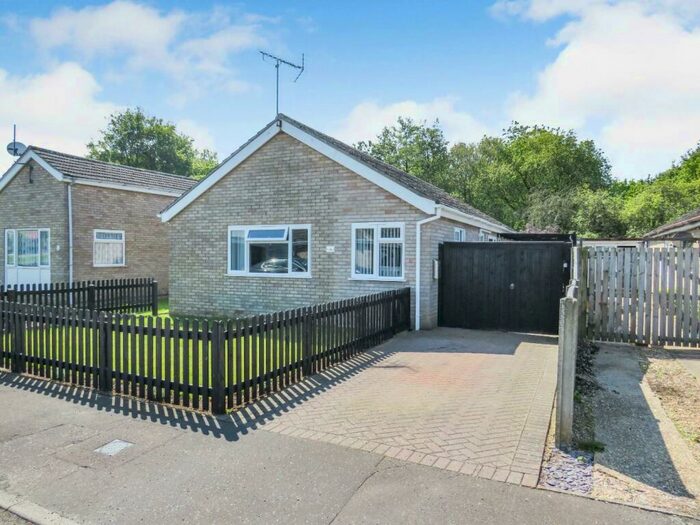 4 Bedroom Detached Bungalow For Sale In Walnut Close, Foulden, IP26