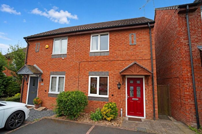 2 Bedroom Semi Detached House To Rent In Horsepool Hollow, Leamington Spa, CV31