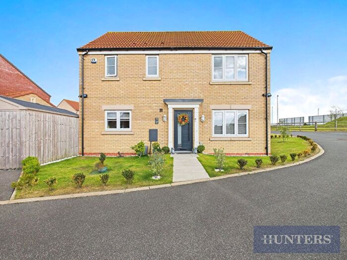 3 Bedroom Semi-detached House For Sale In Ouzel Grove, Eastfield, Scarborough, YO11