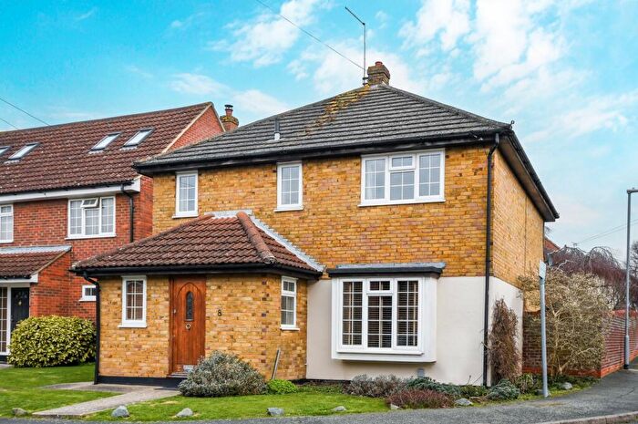 4 Bedroom Detached House For Sale In Porchester Road, Billericay, CM12