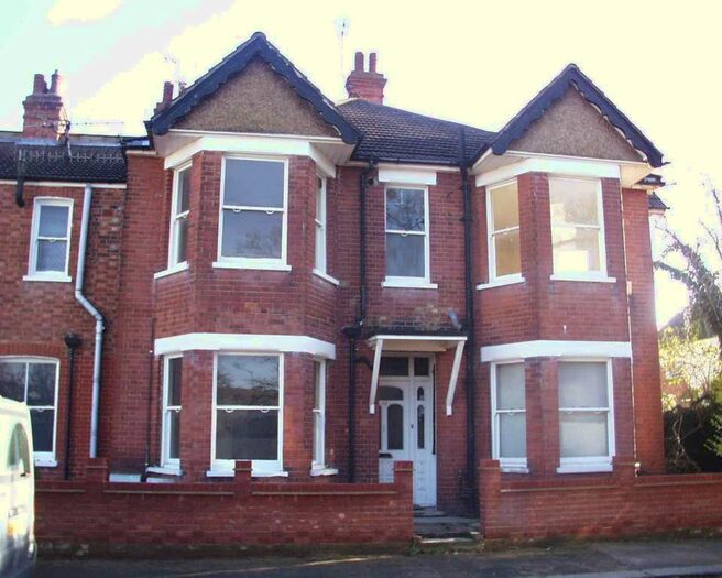 1 Bedroom Flat To Rent In Highfield Road, Bushey, WD23