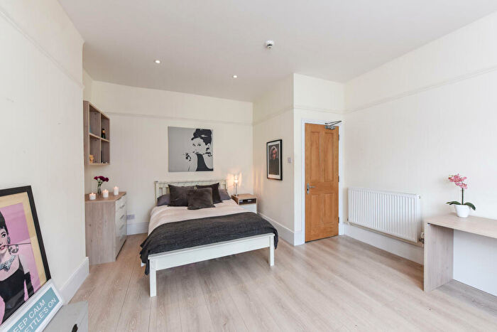 6 Bedroom Semi-Detached House To Rent In Shaftesbury Road, Southsea, Portsmouth, PO5