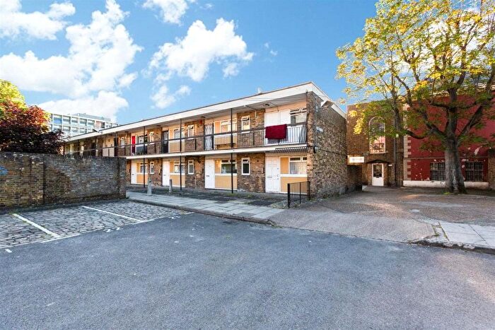 5 Bedroom Maisonette For Sale In Keys Close, London, E1