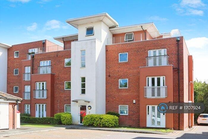 2 Bedroom Flat To Rent In Hawkes Close, Langley, Slough, SL3