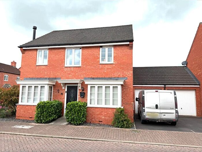 4 Bedroom Detached House For Sale In Sharpham Road, Glastonbury, BA6