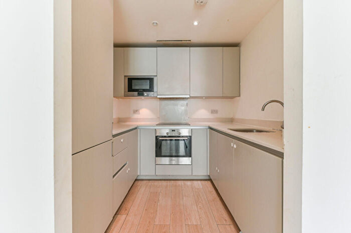 2 Bedroom Flat For Sale In Saffron Central Square, East Croydon, CR0
