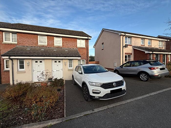 2 Bedroom House To Rent In Morris Drive, Swansea, SA1
