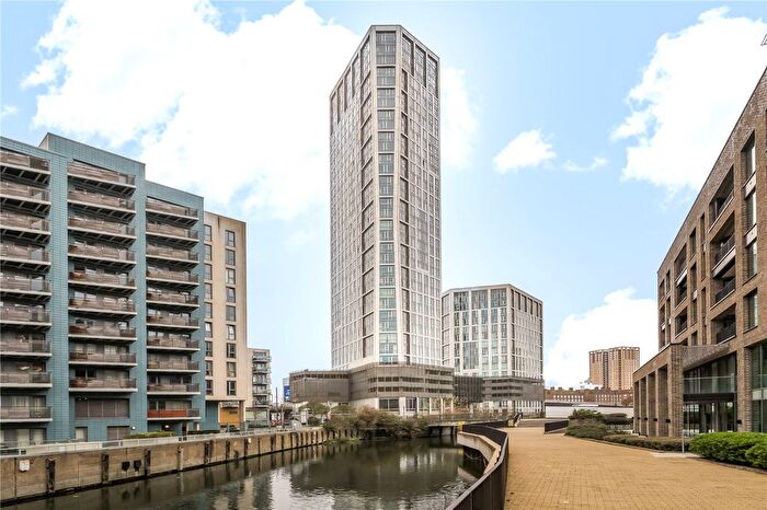 1 Bedroom Flat For Sale In High Street, London, E15