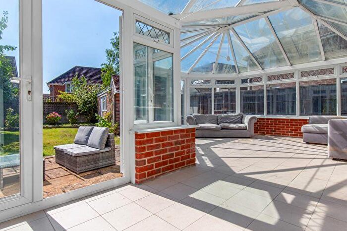 4 Bedroom Detached House For Sale In Murray Road, Horndean, PO8
