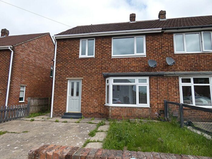 3 Bedroom Semi Detached House To Rent In Holly Hill, Shildon, DL4