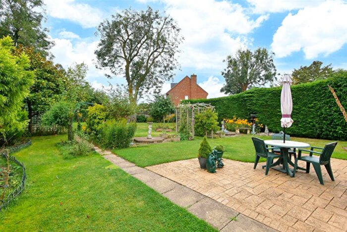 3 Bedroom Detached House For Sale In Brookmead Drive, Wallingford, OX10