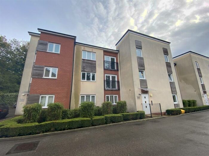 2 Bedroom Apartment To Rent In Adeyfield Road, Hemel Hempstead, HP2