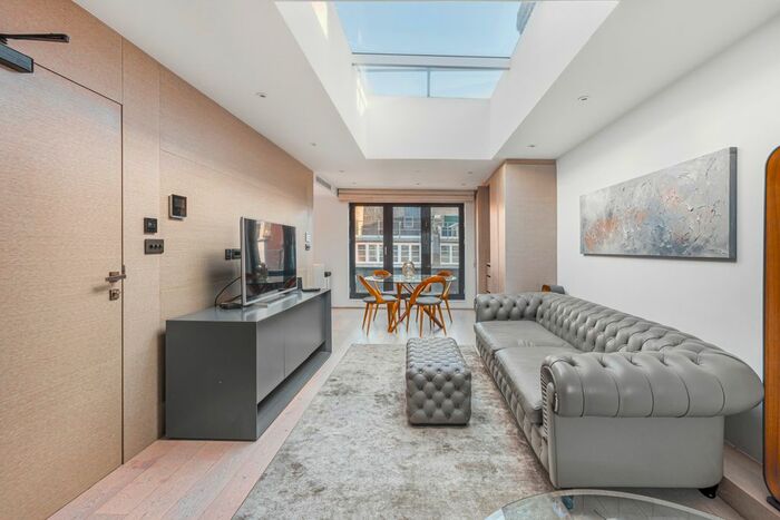 3 Bedroom Flat To Rent In Maddox Street, London, W1S