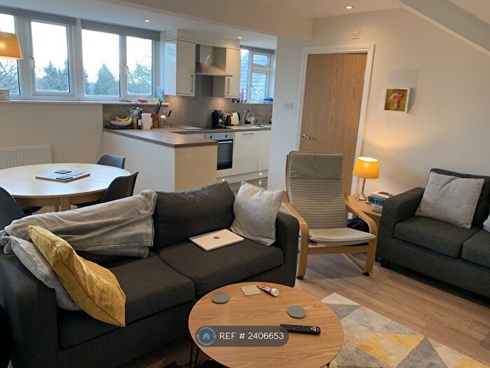 2 Bedroom Flat To Rent In Moorville, Horsforth, Leeds, LS18