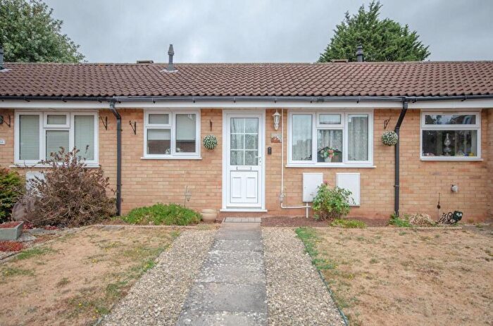 1 Bedroom Bungalow For Sale In Long Close, Downend Bristol, BS16