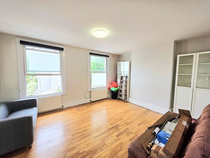 1 Bedroom Flat To Rent In Berriman Road, Holloway, N7