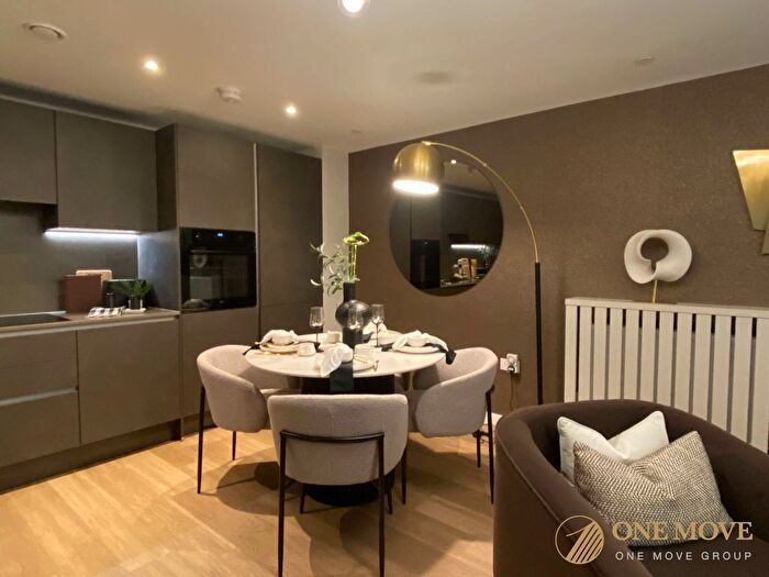 2 Bedroom Flat For Sale In Cecil Road, London, W3